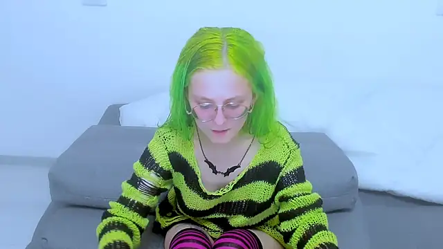 kaya meoow online show from 10/04/25, 08:18