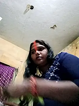 Snapshot of SweetKomal89 chatting on 10/25/25, 01:18 SweetKomal89 online show from 10/25/25, 01:18