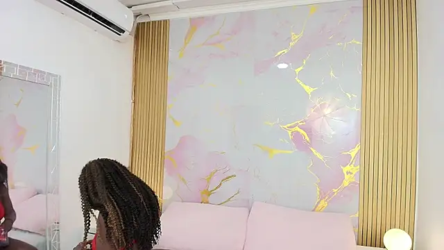 AlishaDixon online show from 10/28/25, 11:47