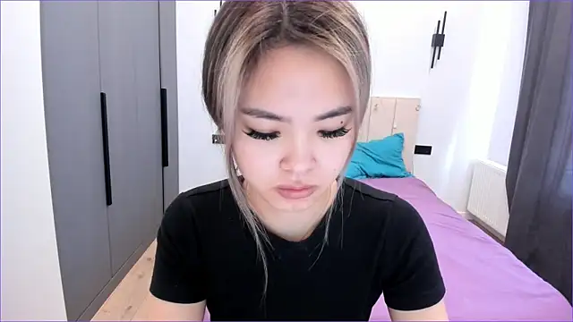 Maakimita online show from 11/18/25, 06:18