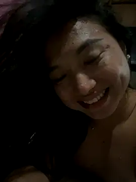 Snapshot of cassie_cakes chatting on 10/21/25, 09:43 cassie cakes online show from 10/21/25, 09:43