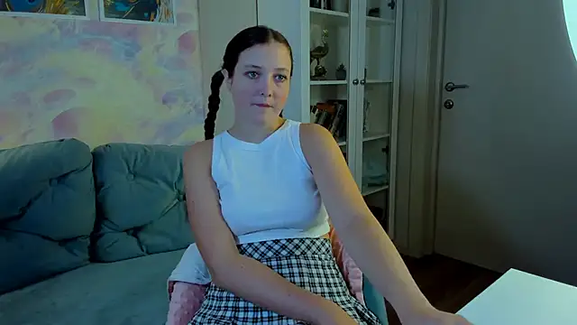 Snapshot of Angel_Lilly chatting on 09/24/25, 08:17 Angel Lilly online show from 09/24/25, 08:17