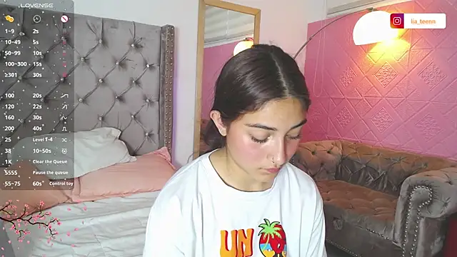 Lia Teen online show from 11/07/25, 08:20