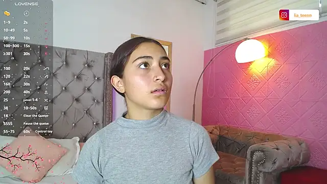 Lia Teen online show from 11/10/25, 07:46