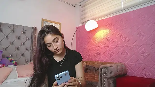 Lia Teen online show from 11/19/25, 07:58