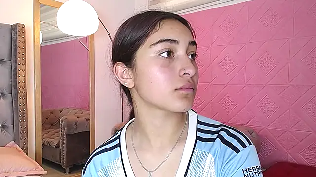 Lia Teen online show from 11/20/25, 07:46