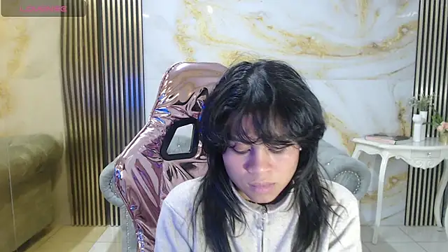 Snapshot of catalina5_s chatting on 11/20/25, 01:11 catalina5 s online show from 11/20/25, 01:11