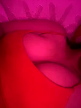 Snapshot of saloma70 chatting on 09/10/25, 10:10 saloma70 online show from 09/10/25, 10:10
