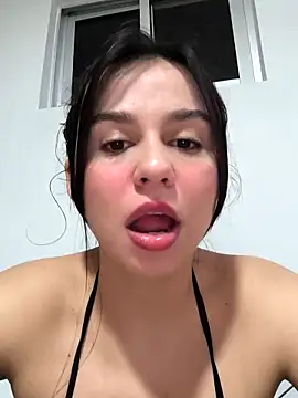 Daniela-rosee online show from 10/17/25, 01:42