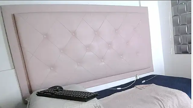 Dulce  Lovee online show from 10/20/25, 09:37