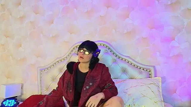 Snapshot of RobinBennett chatting on 10/11/25, 03:50 RobinBennett online show from 10/11/25, 03:50