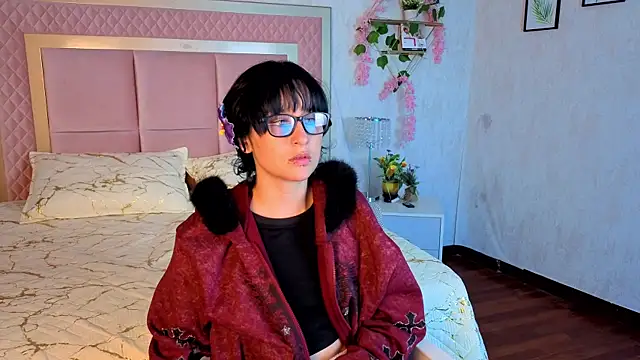 Snapshot of RobinBennett chatting on 10/11/25, 04:49 RobinBennett online show from 10/11/25, 04:49