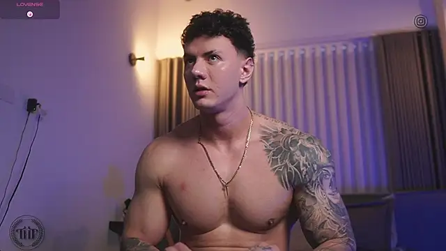 Snapshot of Thomas_Falcon chatting on 10/28/25, 10:23 Thomas Falcon online show from 10/28/25, 10:23