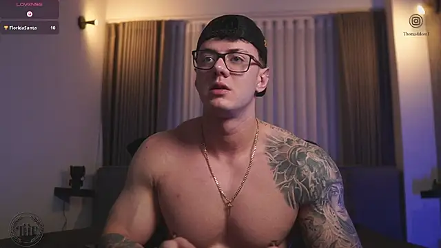 Snapshot of Thomas_Falcon chatting on 11/01/25, 02:13 Thomas Falcon online show from 11/01/25, 02:13