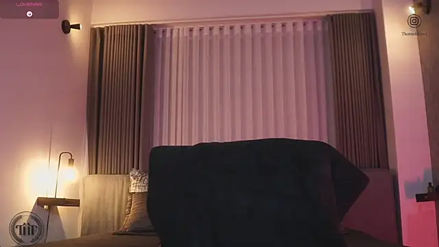 Snapshot of Thomas_Falcon chatting on 11/04/25, 12:43 Thomas Falcon online show from 11/04/25, 12:43