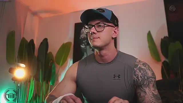 Snapshot of Thomas_Falcon chatting on 11/23/25, 12:32 Thomas Falcon online show from 11/23/25, 12:32