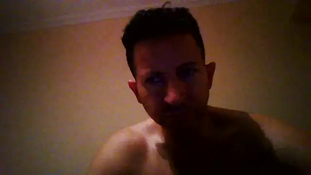 Snapshot of toofabb123 chatting on 09/11/25, 02:00 toofabb123 online show from 09/11/25, 02:00