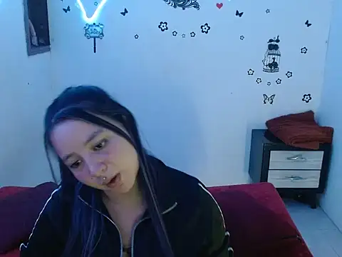 Mia2xsmith online show from 11/08/25, 07:23