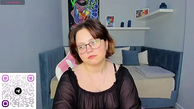 Snapshot of Mila__Cutee chatting on 10/19/25, 01:28 Mila Cutee online show from 10/19/25, 01:28