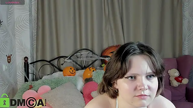 Snapshot of Mila__Cutee chatting on 10/30/25, 09:22 Mila Cutee online show from 10/30/25, 09:22