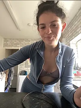 Camwithchlox online show from 09/17/25, 11:56