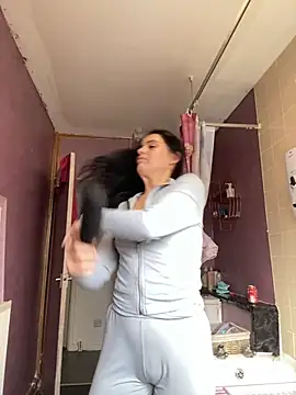 Camwithchlox online show from 09/19/25, 10:49