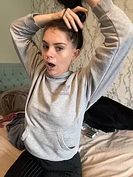 Camwithchlox online show from 10/19/25, 09:43