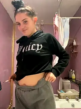 Camwithchlox online show from 10/21/25, 06:19