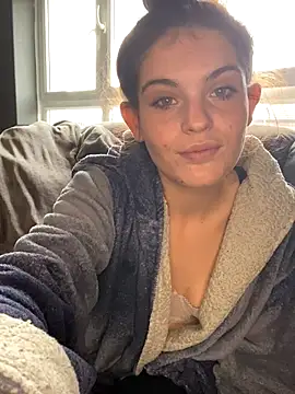 Camwithchlox online show from 10/23/25, 11:53