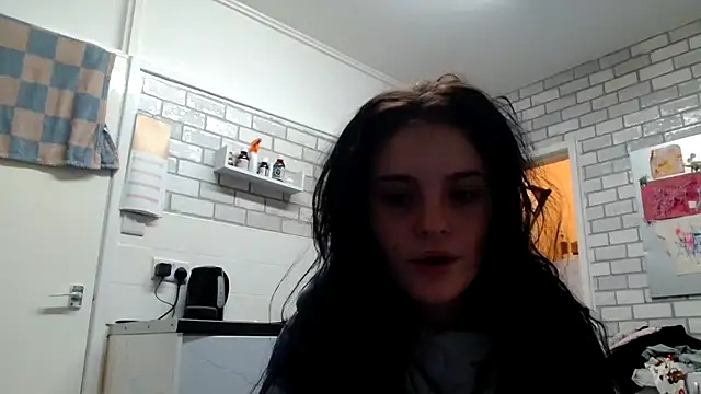 Camwithchlox online show from 10/27/25, 09:41