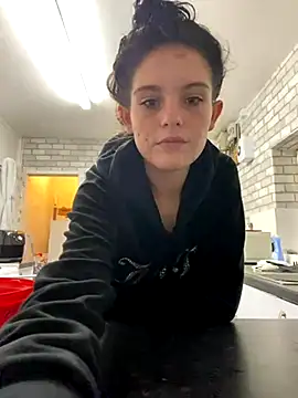 Camwithchlox online show from 11/11/25, 10:32