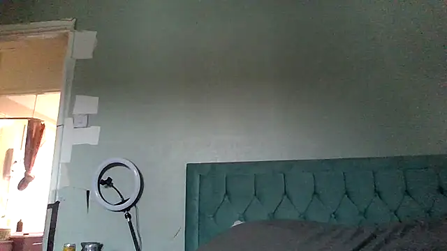 Camwithchlox online show from 11/15/25, 11:18