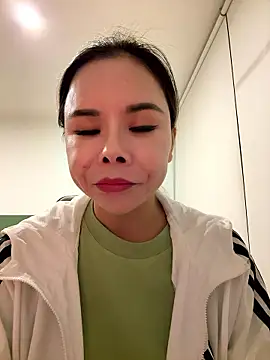 Snapshot of Yunjieusa_66 chatting on 10/10/25, 12:53 Yunjieusa 66 online show from 10/10/25, 12:53