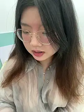 Snapshot of xxwang20 chatting on 10/18/25, 01:01 xxwang20 online show from 10/18/25, 01:01