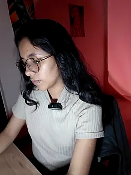 Snapshot of 4nndr chatting on 09/30/25, 10:48 4nndr online show from 09/30/25, 10:48