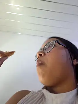 susan mooree online show from 11/21/25, 08:51