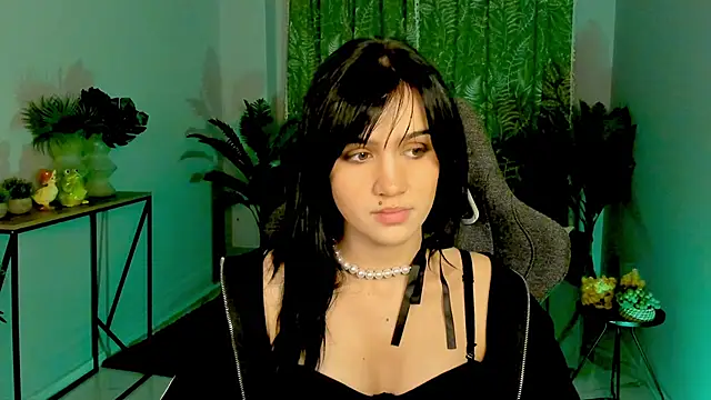 MonicaFarmer online show from 10/23/25, 08:51