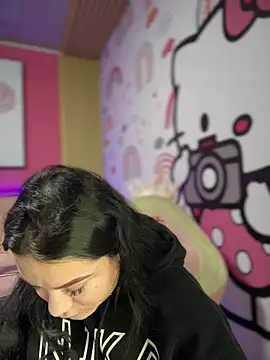 Snapshot of Megaan__More chatting on 11/12/25, 01:50 Megaan More online show from 11/12/25, 01:50