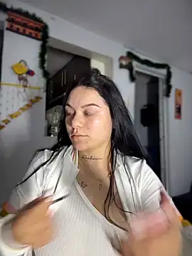 Snapshot of Megaan__More chatting on 11/18/25, 02:06 Megaan More online show from 11/18/25, 02:06