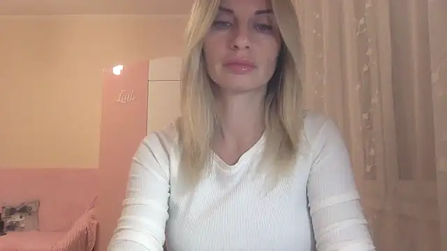 KarelliaStar online show from 10/12/25, 03:55