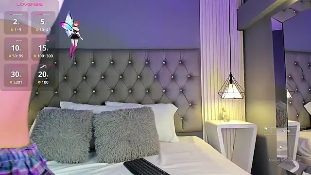 LunaBloomn online show from 11/05/25, 05:02