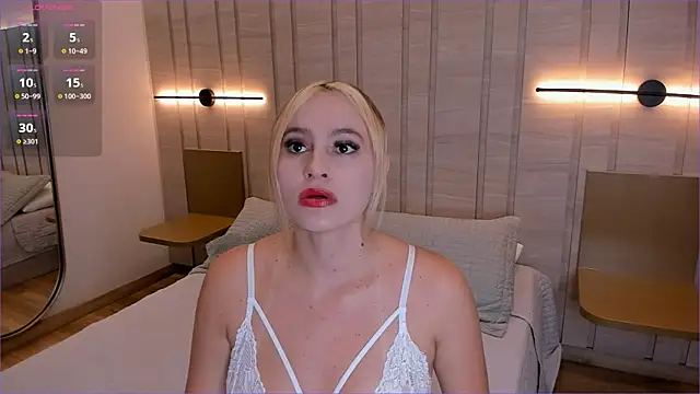 AntonellaCano01 online show from 11/19/25, 12:38