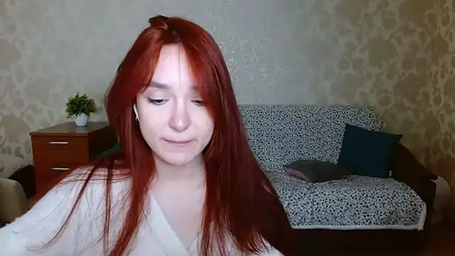 Snapshot of aFoxie chatting on 10/02/25, 06:37 aFoxie online show from 10/02/25, 06:37