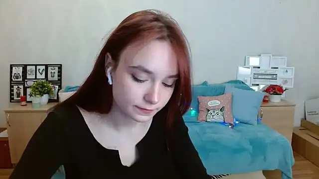 Snapshot of aFoxie chatting on 10/15/25, 07:58 aFoxie online show from 10/15/25, 07:58