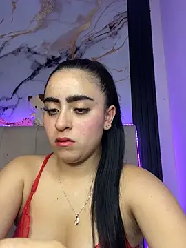 Snapshot of Elha_20 chatting on 09/23/25, 10:35 Elha 20 online show from 09/23/25, 10:35