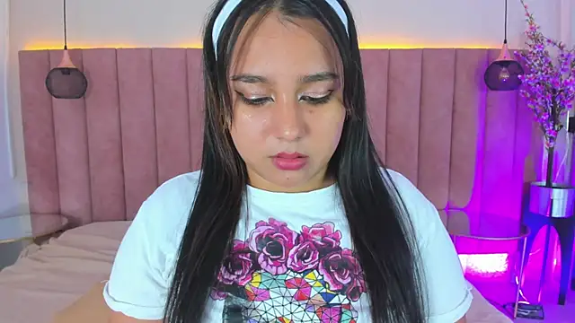 IvannaaVega online show from 10/17/25, 04:48