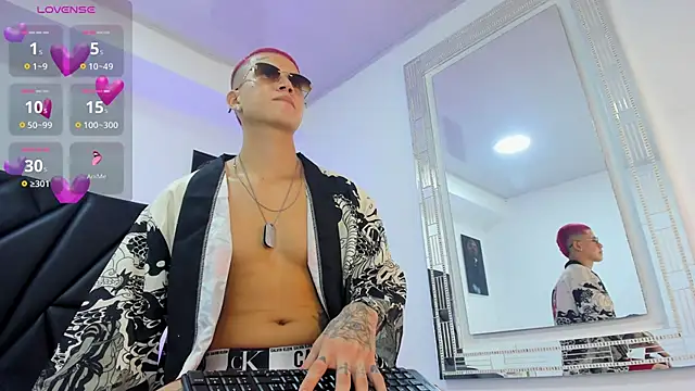 Aleanders  online show from 10/04/25, 02:59