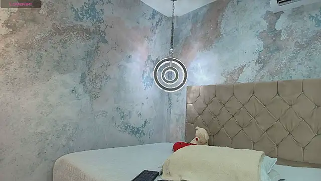 debora ortiz online show from 10/21/25, 01:34