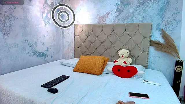 debora ortiz online show from 10/24/25, 01:18