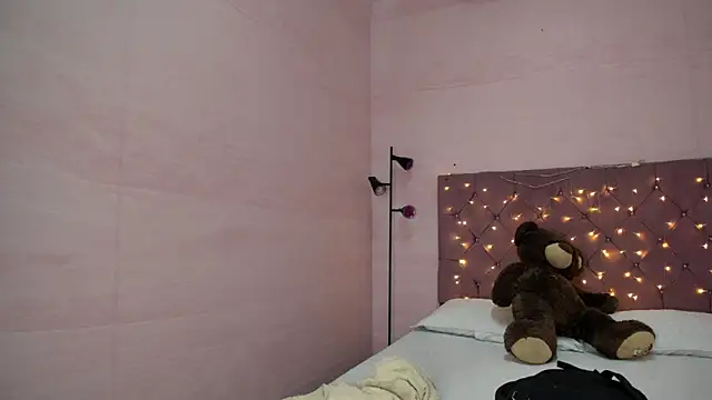 debora ortiz online show from 10/31/25, 01:23